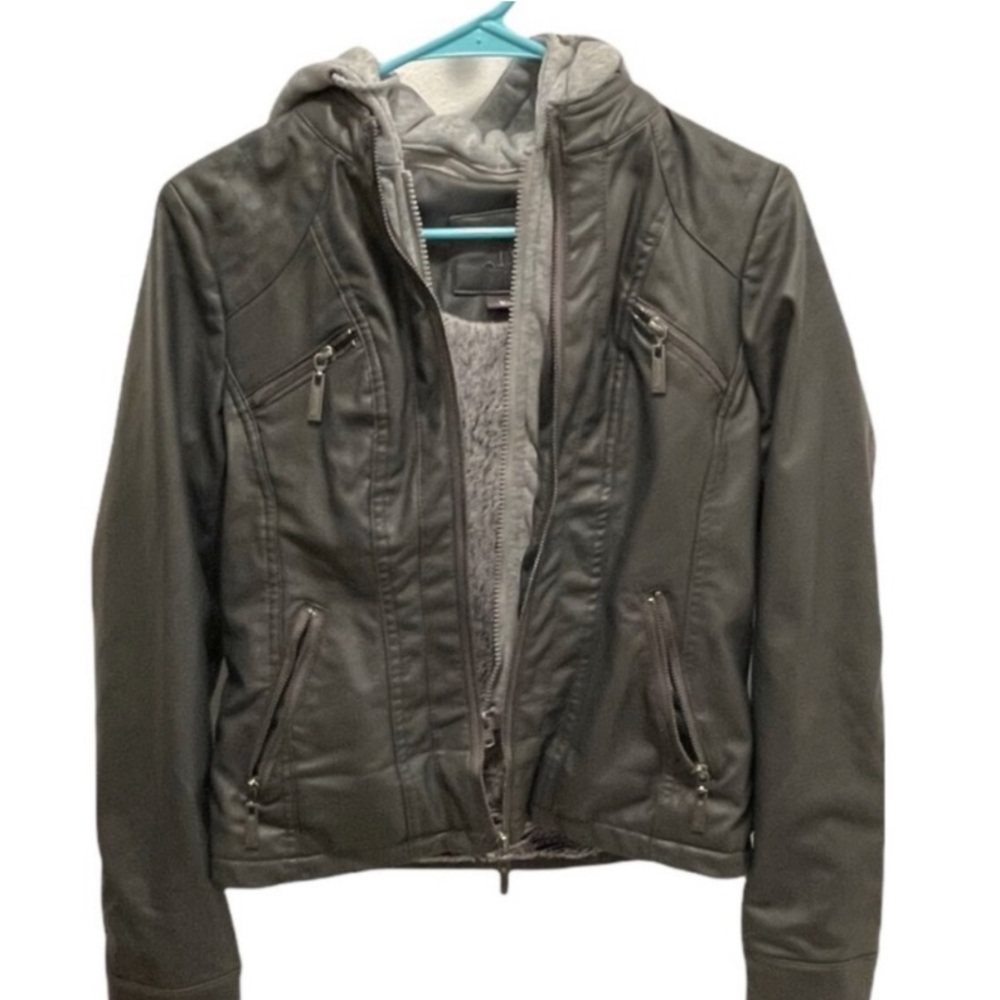escription
J2 dark gray faux leather fur lined hooded.